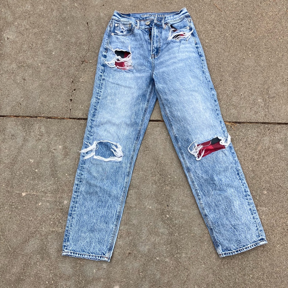 American Eagle light wash highest rise 90s boyfriend fit. With plaid patching.